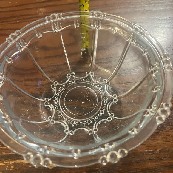 Vintage Elegant Clear Glass Lidded Dish - Picture 4 of 5